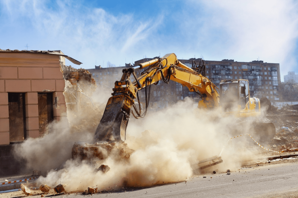 Demolition of G+1 Building, Emirates hills,Plot:3940255