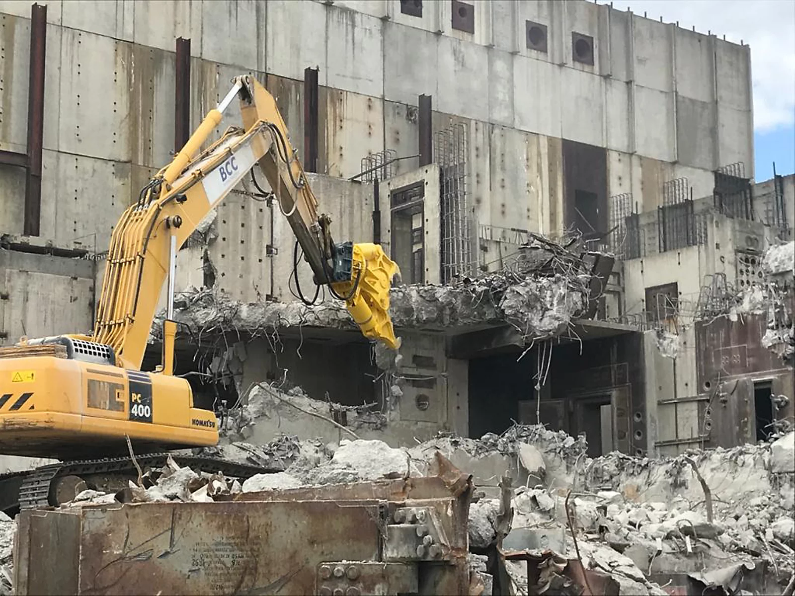 Industrial demolition services Dubai